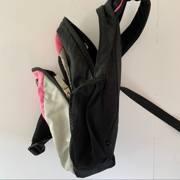 Victorinox Dual-Compartment Monosling - Picture 8 of 15